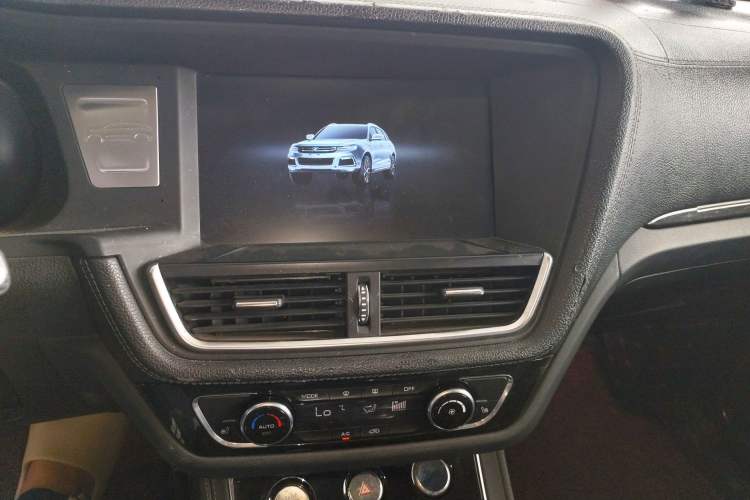 Used Zotye T600 2016 Sports Edition 1.5T Manual Luxury Model Audio And AC Panel
