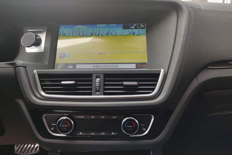 Used Zotye T600 2016 Sport Edition 2.0T DCT Luxury Model Audio And AC Panel