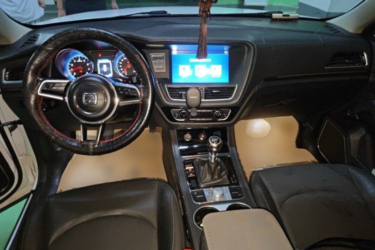 Used Zotye T600 2016 Sports Edition 1.5T Manual Luxury Model Center Console