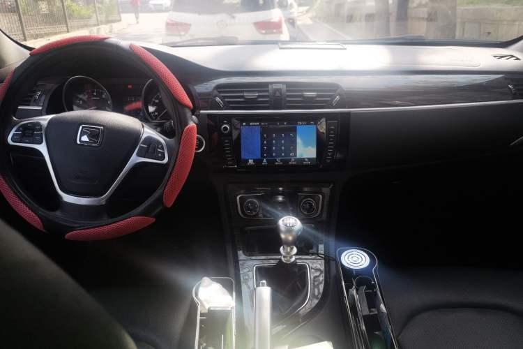 Used Zotye T600 2016 1.5T Manual Elite Edition Center Console