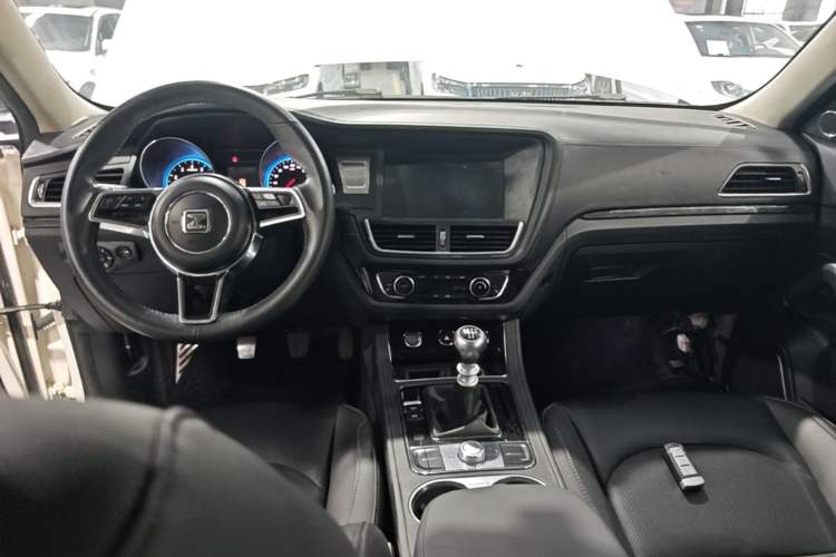 Used Zotye T600 2016 Sports Edition 1.5T Manual Luxury Model Center Console