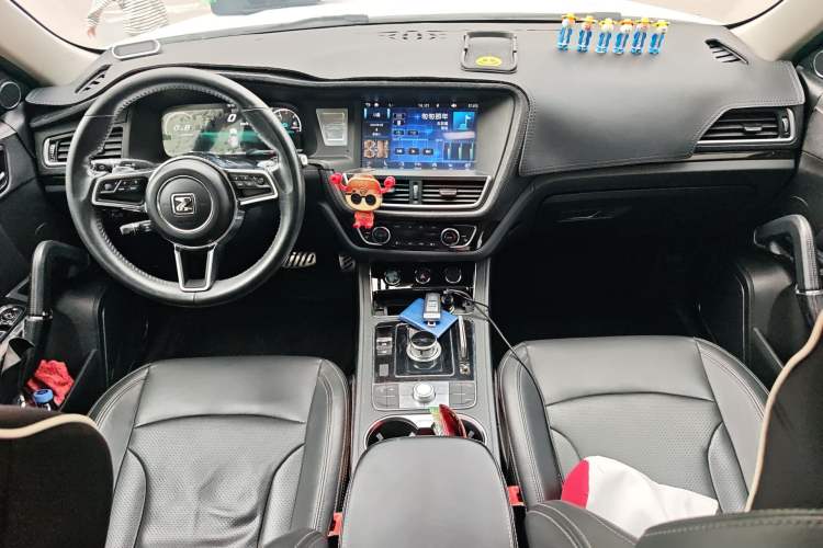 Used Zotye T600 2016 Sport Edition 2.0T DCT Prestige Model Center Console