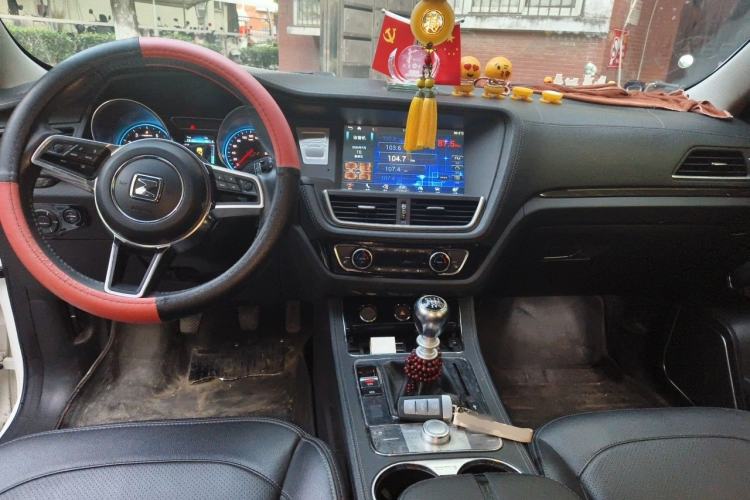 Used Zotye T600 2016 Sport Edition 1.5T Manual Luxury Model Center Console