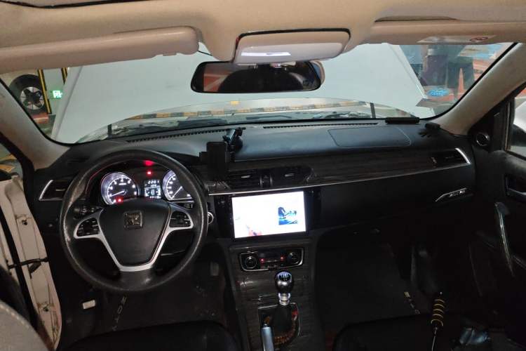 Used Zotye T600 2016 1.5T Manual Luxury Edition Center Console