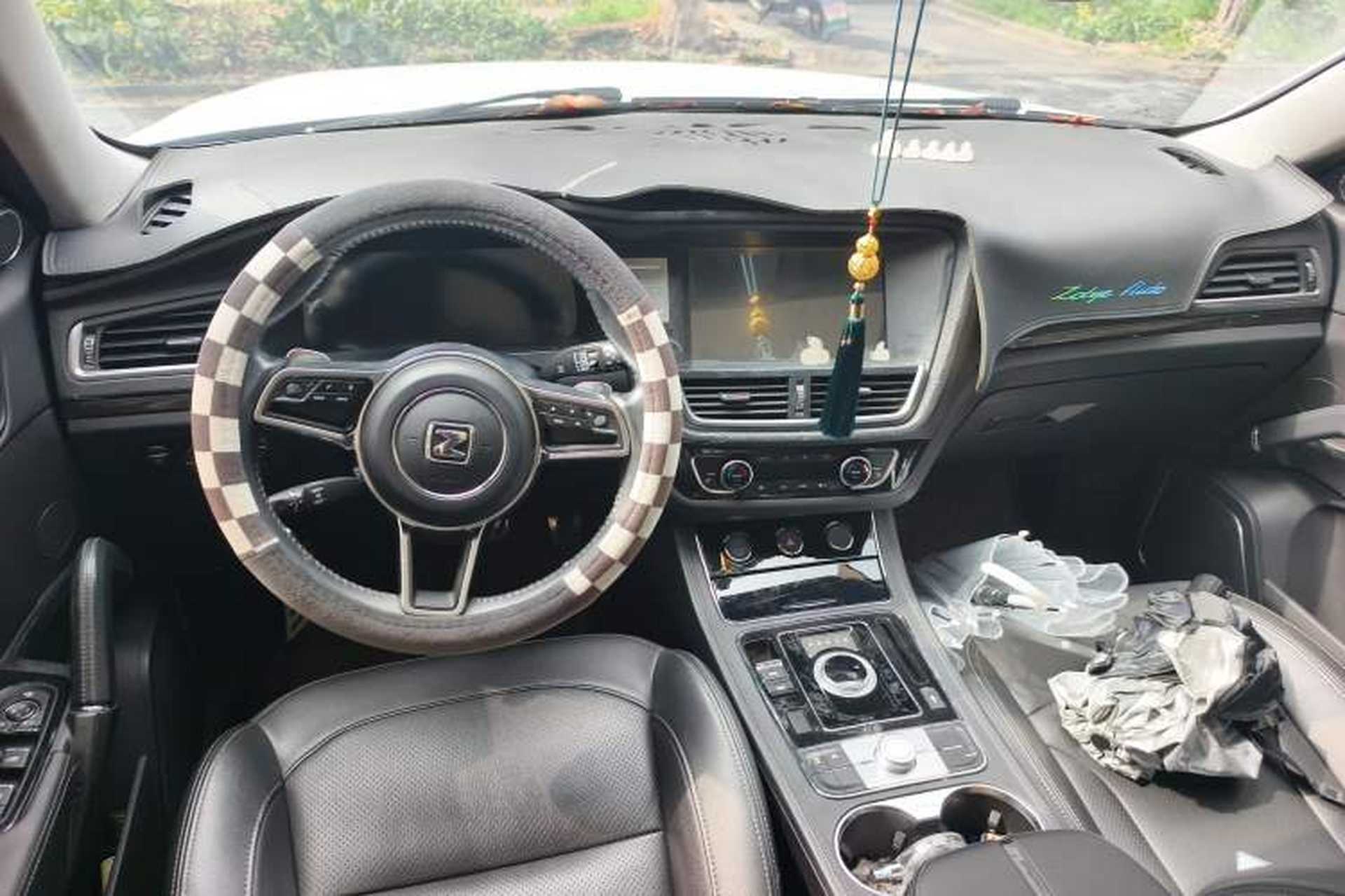 Used Zotye T600 2016 Sport Edition 2.0T DCT Prestige Model Center Console
