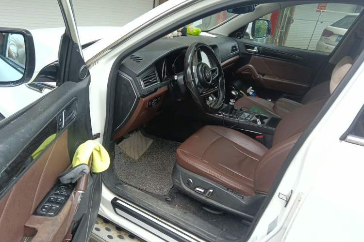 Used Zotye T600 2016 Sport Edition 1.5T Manual Luxury Model Driver Seat