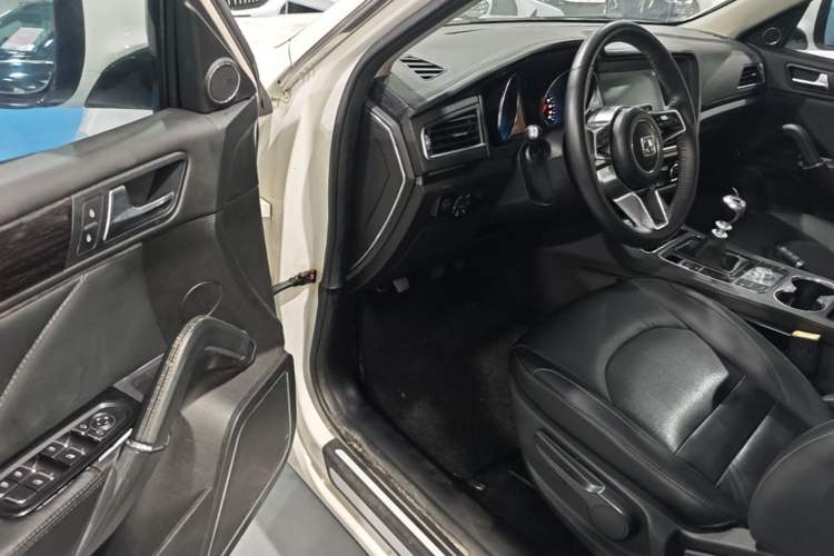 Used Zotye T600 2016 Sports Edition 1.5T Manual Luxury Model Driver Seat