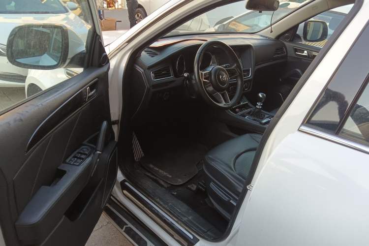 Used Zotye T600 2016 Sports Edition 1.5T Manual Luxury Model Driver Seat