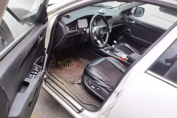Used Zotye T600 2016 Sport Edition 1.5T Manual Prestige Model Driver Seat