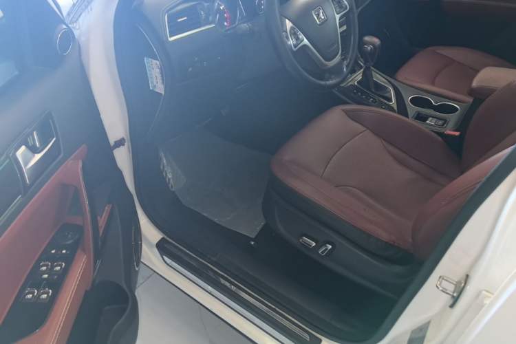 Used Zotye T600 2016 2.0T DCT Prestige Edition Driver Seat
