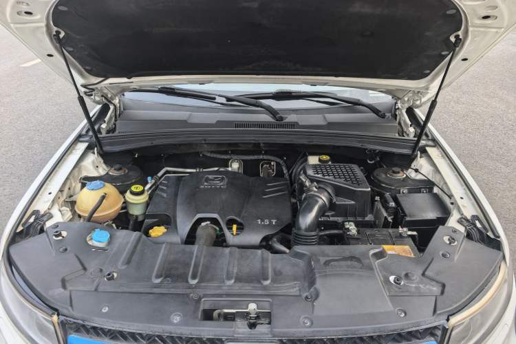 Used Zotye T600 2016 Sport Edition 1.5T Manual Luxury Model Engine Bay
