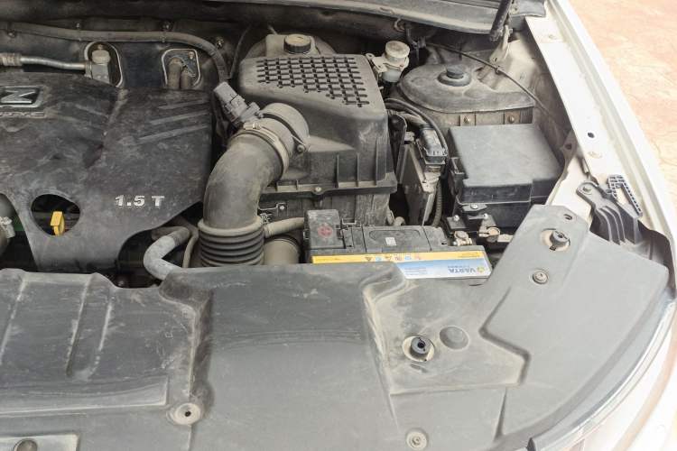 Used Zotye T600 2016 Sport Edition 1.5T Manual Luxury Model Engine Bay Left