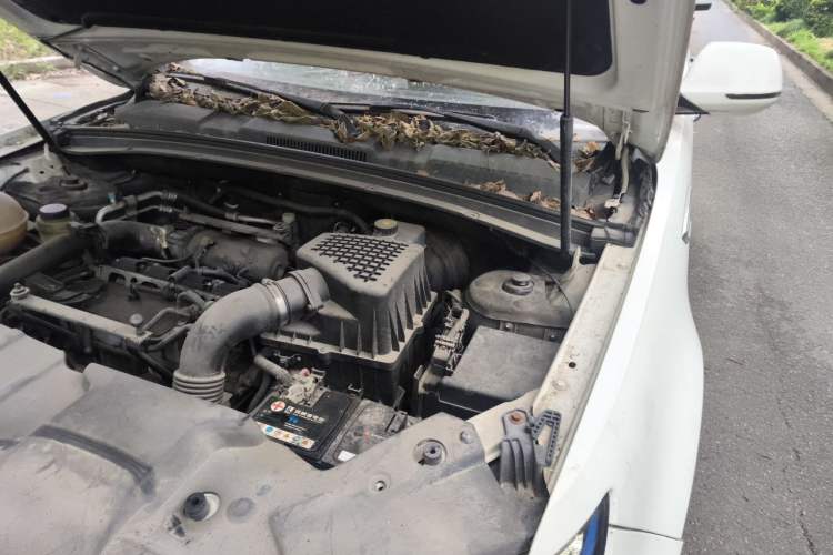 Used Zotye T600 2016 Sport Edition 2.0T DCT Flagship Model Engine Bay Left