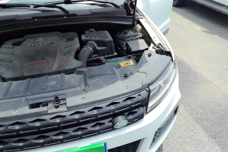 Used Zotye T600 2016 Sport Edition 2.0T DCT Prestige Model Engine Bay Left