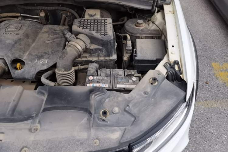Used Zotye T600 2016 Sport Edition 1.5T Manual Prestige Model Engine Bay Left