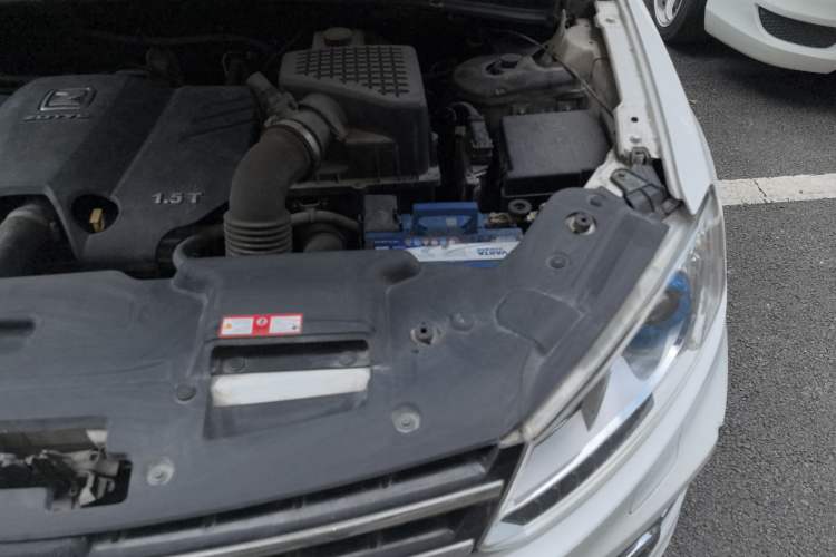 Used Zotye T600 2016 1.5T Manual Flagship Edition Engine Bay Left