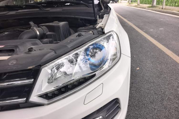 Used Zotye T600 2016 1.5T Manual Elite Edition Engine Bay Left