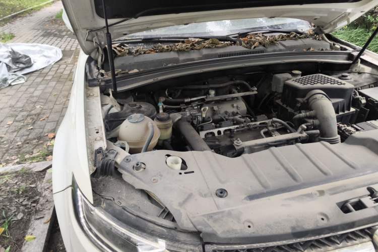 Used Zotye T600 2016 Sport Edition 2.0T DCT Flagship Model Engine Bay Right