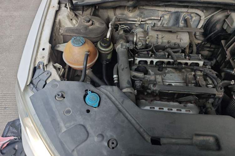 Used Zotye T600 2016 2.0T DCT Prestige Edition Engine Bay Right