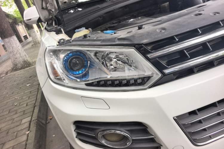Used Zotye T600 2016 1.5T Manual Elite Edition Engine Bay Right