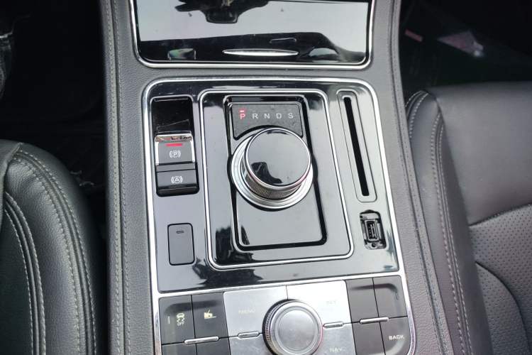 Used Zotye T600 2016 Sport Edition 2.0T DCT Prestige Model Gear Lever