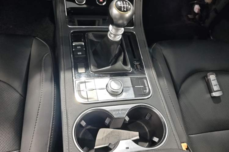 Used Zotye T600 2016 Sports Edition 1.5T Manual Luxury Model Gear Lever