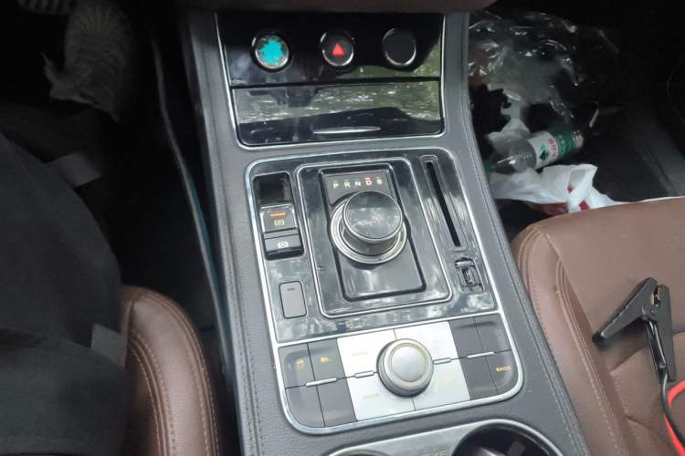 Used Zotye T600 2016 Sport Edition 2.0T DCT Flagship Model Gear Lever