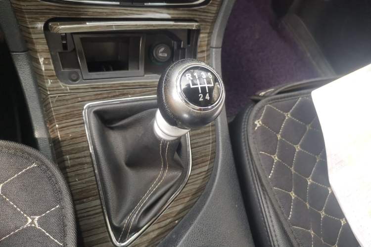 Used Zotye T600 2016 1.5T Manual Luxury Edition Gear Lever