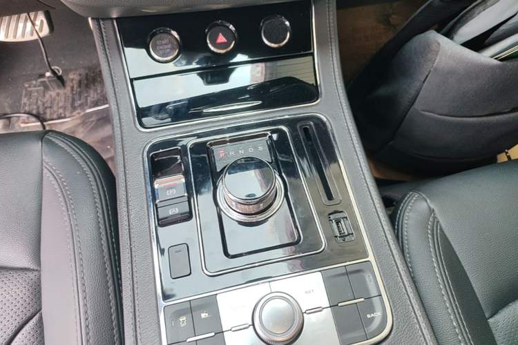 Used Zotye T600 2016 Sport Edition 2.0T DCT Prestige Model Gear Lever