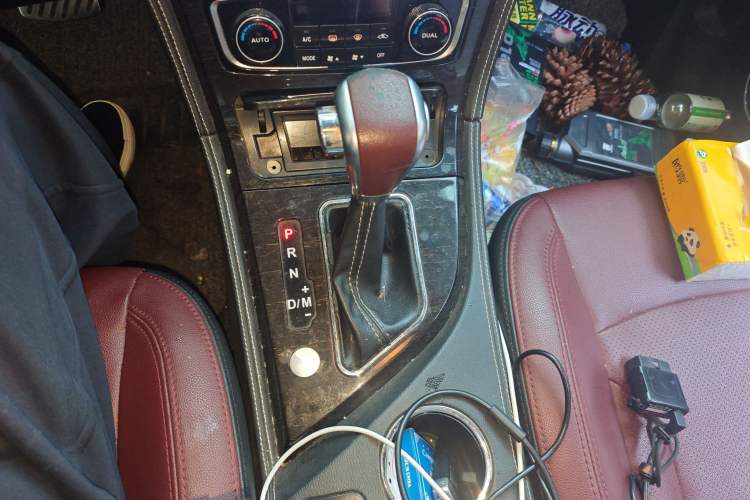 Used Zotye T600 2016 2.0T DCT Prestige Edition Gear Lever