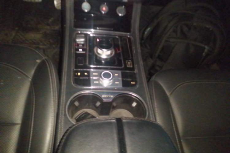 Used Zotye T600 2016 Sport Edition 2.0T DCT Prestige Model Gear Lever