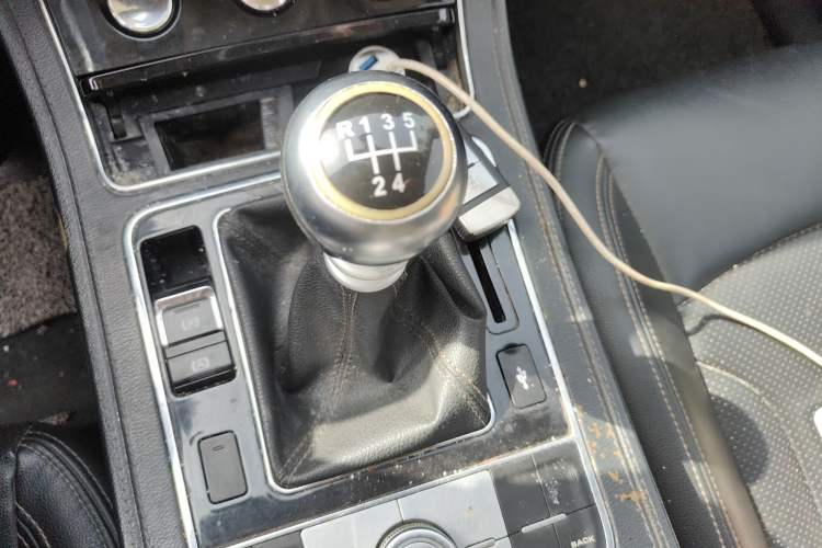 Used Zotye T600 2016 Sport Edition 1.5T Manual Luxury Model Gear Lever