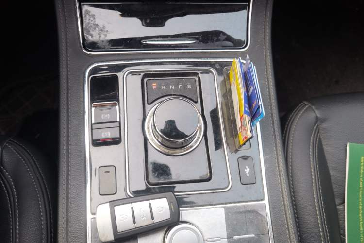Used Zotye T600 2016 Sport Edition 2.0T DCT Prestige Model Gear Lever