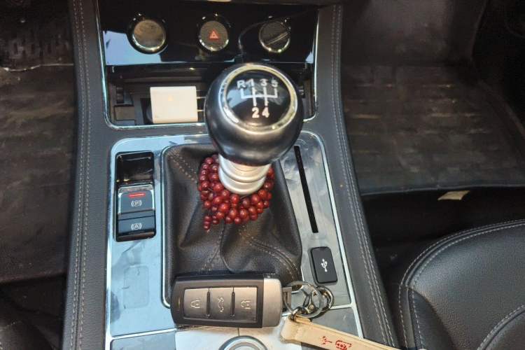 Used Zotye T600 2016 Sport Edition 1.5T Manual Luxury Model Gear Lever