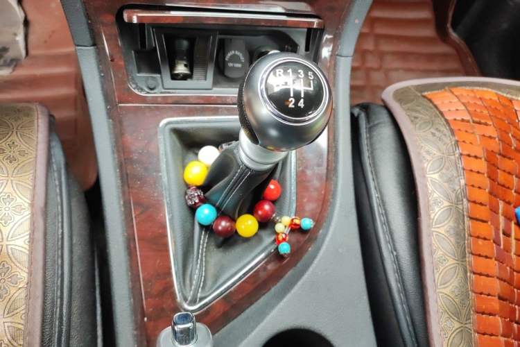 Used Zotye T600 2016 1.5T Manual Elite Edition Gear Lever