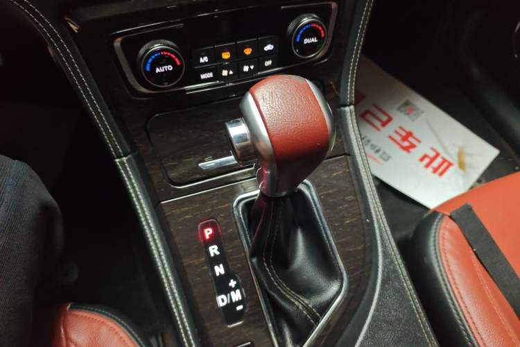Used Zotye T600 2016 2.0T DCT Prestige Edition Gear Lever