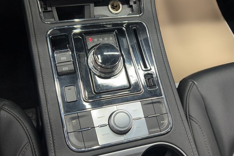 Used Zotye T600 2016 Sport Edition 2.0T DCT Luxury Model Gear Lever