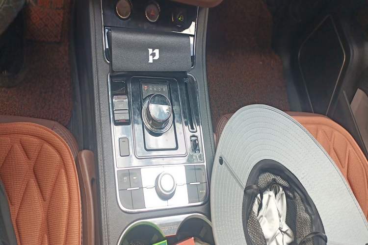Used Zotye T600 2016 Sport Edition 2.0T DCT Prestige Model Gear Lever