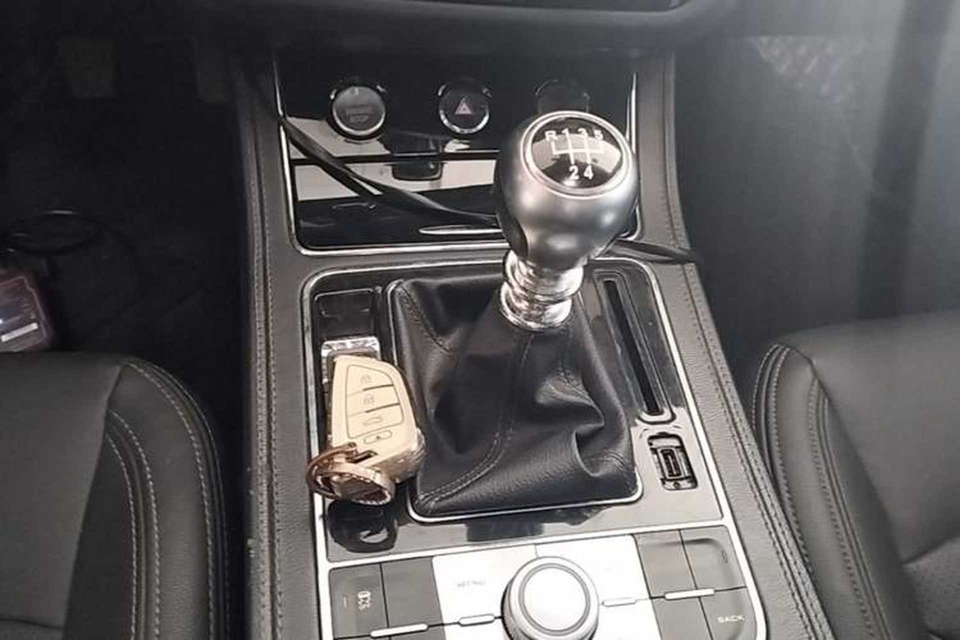 Used Zotye T600 2016 Sport Edition 1.5T Manual Luxury Model Gear Lever