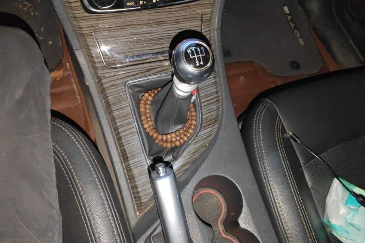 Used Zotye T600 2016 1.5T Manual Luxury Edition Gear Lever