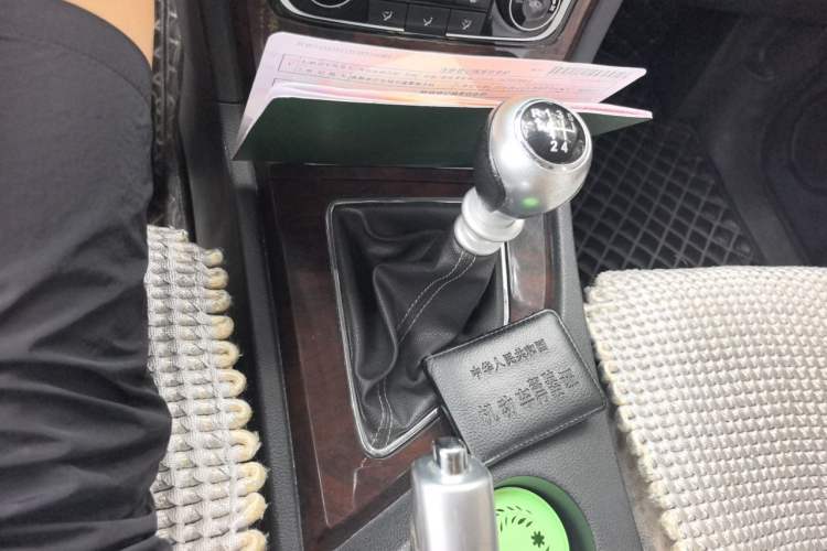 Used Zotye T600 2016 1.5T Manual Elite Edition Gear Lever