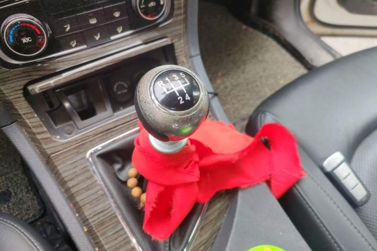 Used Zotye T600 2016 1.5T Manual Luxury Model Gear Lever