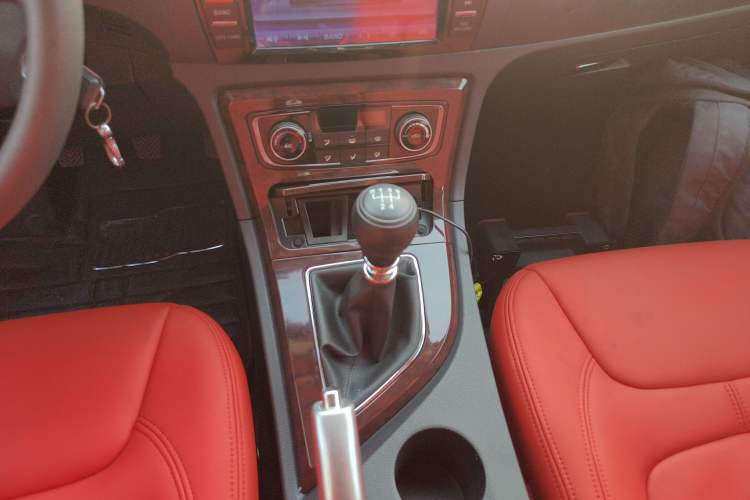 Used Zotye T600 2016 1.5T Manual Elite Edition Gear Lever