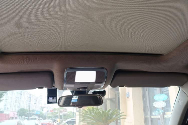 Used Zotye T600 2016 Sport Edition 1.5T Manual Luxury Model Headliner