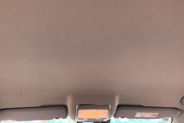Used Zotye T600 2016 Family Edition 2.0T Manual Luxury Version Headliner