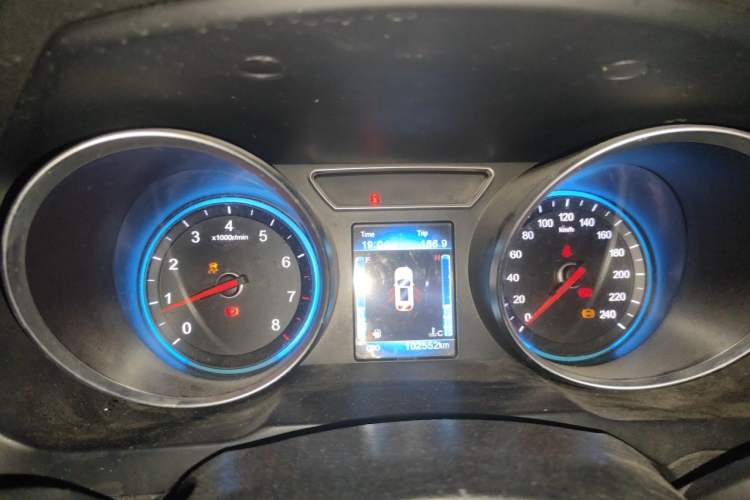 Used Zotye T600 2016 Sports Edition 1.5T Manual Luxury Model Instrument Cluster