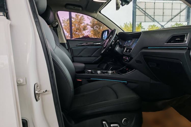 Used Zotye T600 2016 Sport Edition 2.0T DCT Prestige Model Interior 14