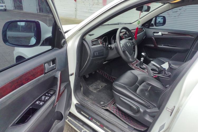 Used Zotye T600 2016 1.5T Manual Elite Edition Interior 2