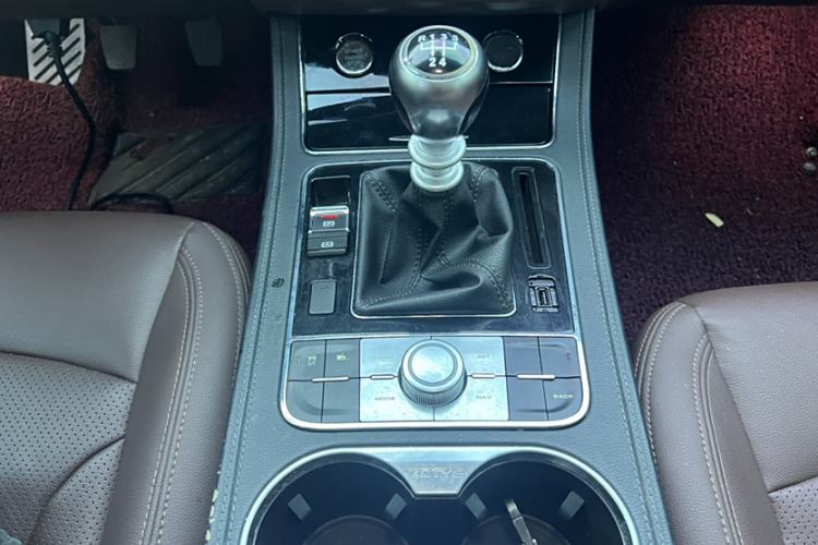 Used Zotye T600 2016 Sport Edition 1.5T Manual Prestige Model Interior 4