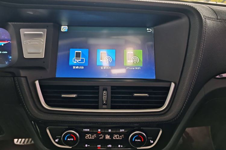 Used Zotye T600 2016 Sport Edition 2.0T DCT Prestige Model Interior 5